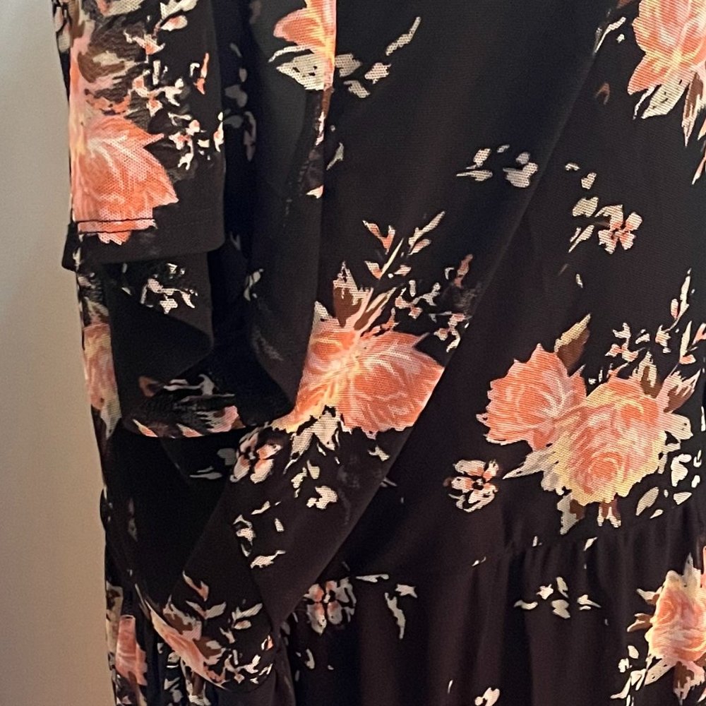 BLACK DRESS WIITH ROSES 3X - Picture 4 of 9